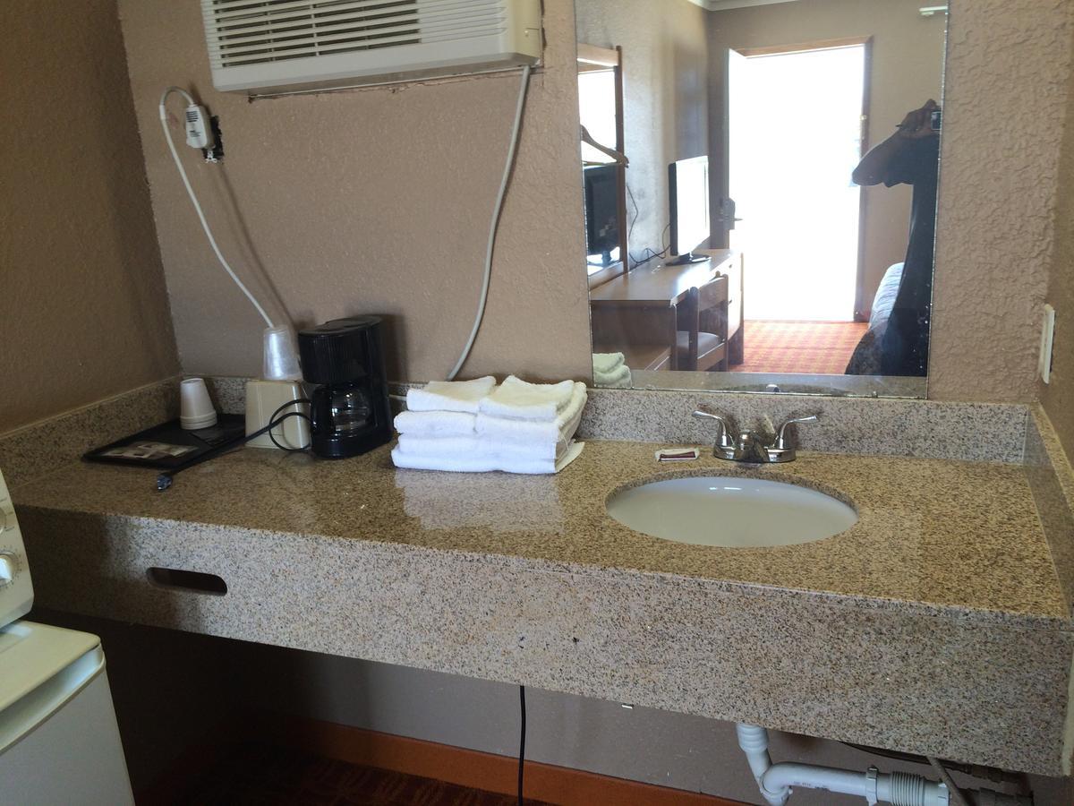 Lake Shore Motel Mannford ภายนอก รูปภาพ